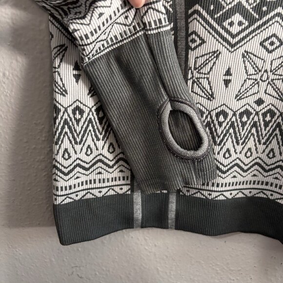 ivivva by lululemon Glacier Geometric Long Sleeve Blouse Size 10 - Picture 4 of 8